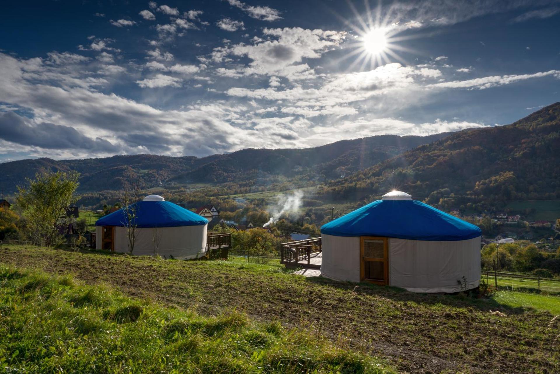 Gorski Glamping - Caloroczne Jurty Z Widokiem Tylmanowa Exterior foto