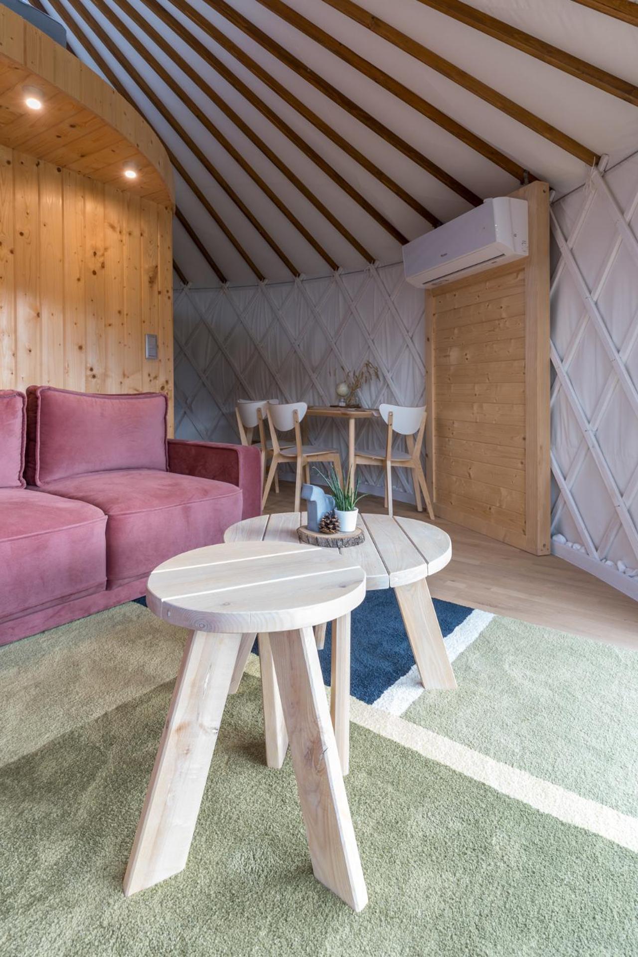 Gorski Glamping - Caloroczne Jurty Z Widokiem Tylmanowa Exterior foto